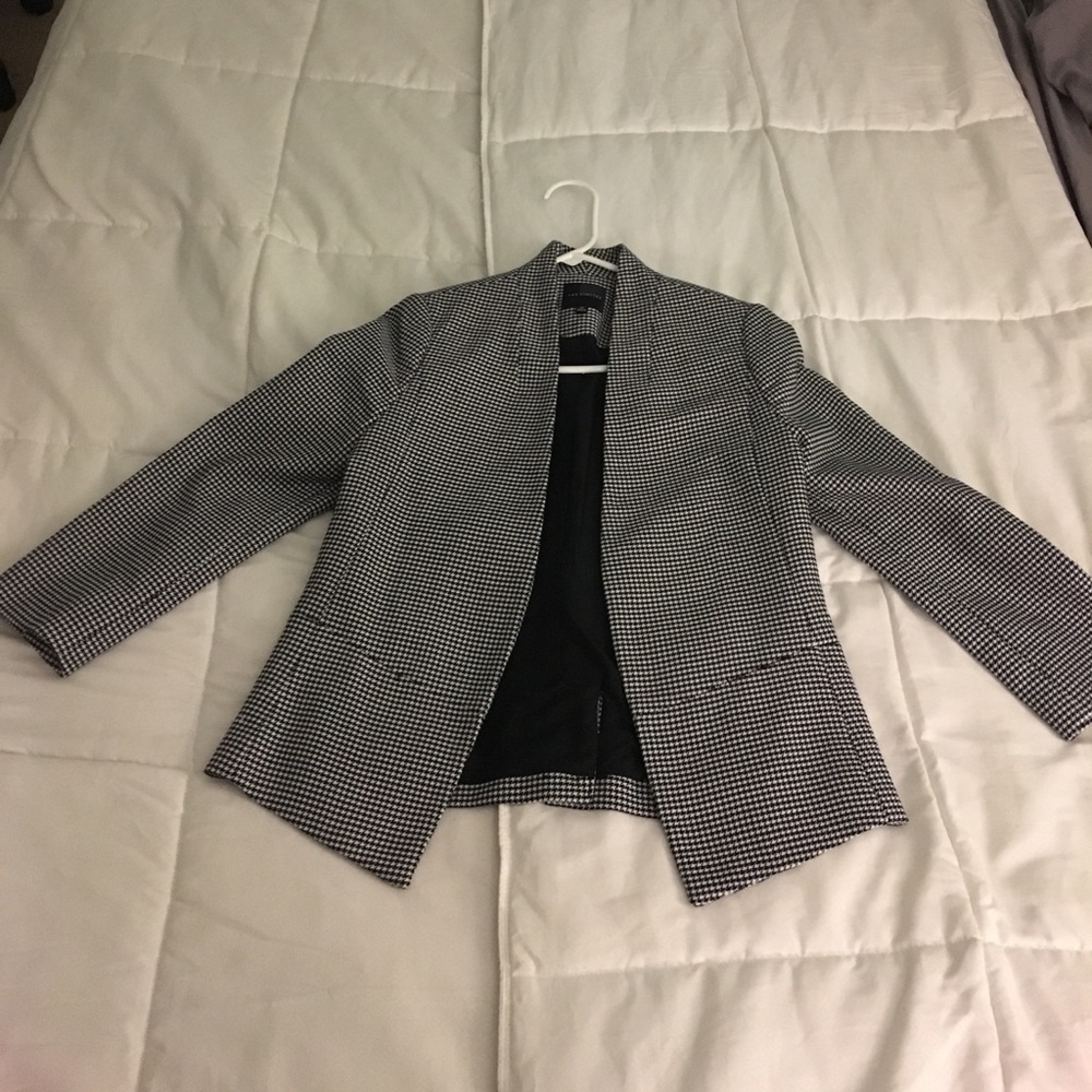 Size XS houndstooth 3/4 sleeve blazer